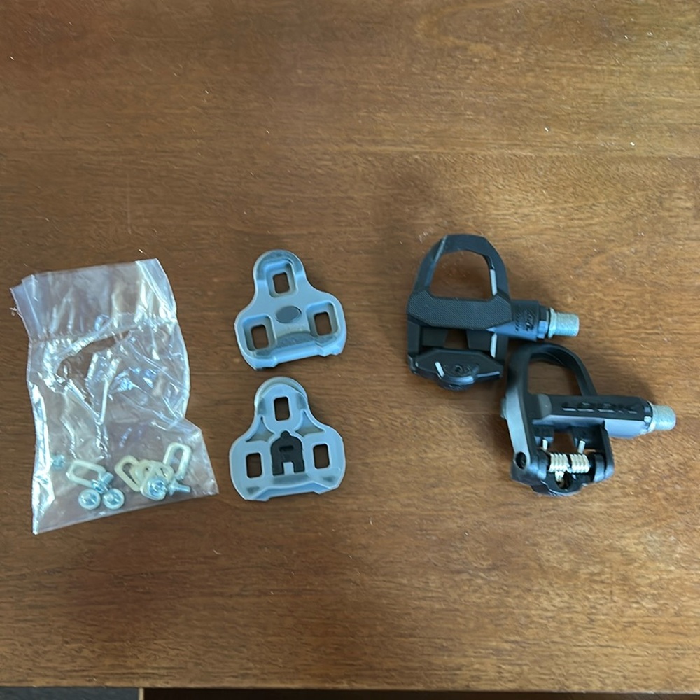 LOOK KEO Classic 3 Pedals and KEO Grip Cleats, 4.5°